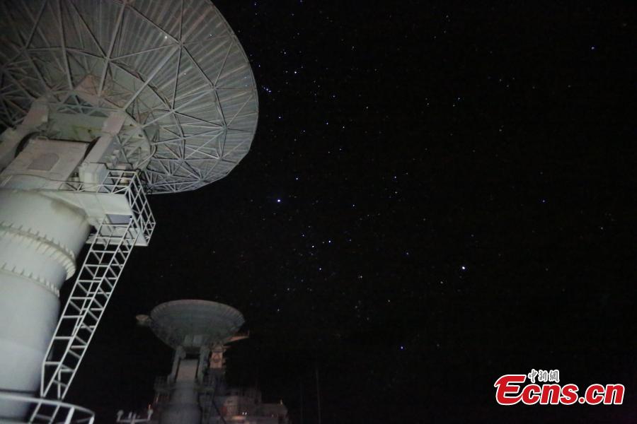 A night view of the sky from onboard Chinese space tracking ship Yuanwang 7 at sea. The ship is now on its way back to China after completing maritime space monitoring and communication missions. (Photo: China News Service/Han Shuai)