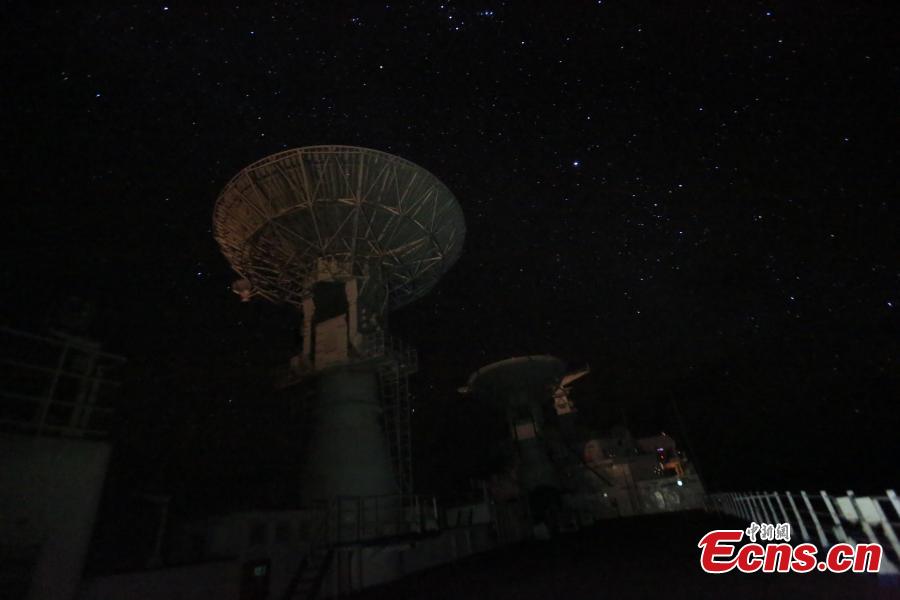 A night view of the sky from onboard Chinese space tracking ship Yuanwang 7 at sea. The ship is now on its way back to China after completing maritime space monitoring and communication missions. (Photo: China News Service/Han Shuai)