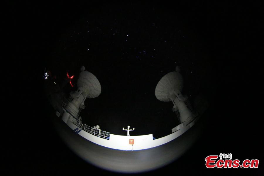 A night view of the sky from onboard Chinese space tracking ship Yuanwang 7 at sea. The ship is now on its way back to China after completing maritime space monitoring and communication missions. (Photo: China News Service/Han Shuai)