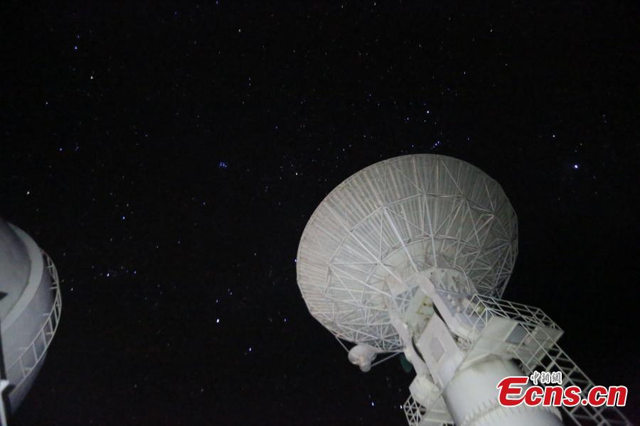 A night view of the sky from onboard Chinese space tracking ship Yuanwang 7 at sea. The ship is now on its way back to China after completing maritime space monitoring and communication missions. (Photo: China News Service/Han Shuai)
