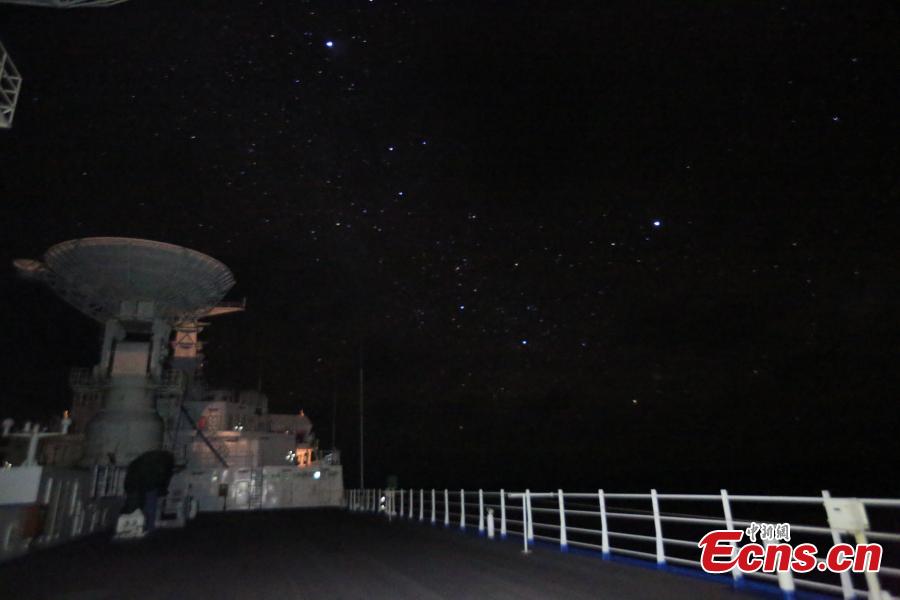 A night view of the sky from onboard Chinese space tracking ship Yuanwang 7 at sea. The ship is now on its way back to China after completing maritime space monitoring and communication missions. (Photo: China News Service/Han Shuai)