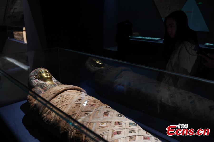 A total of 180 relics collected by museums in Italy are on display at The Land of the Pharaohs: An Exhibition of Ancient Egypt at Zhejiang Museum in Hangzhou City, East China\'s Zhejiang Province, Jan. 22, 2019. (Photo: China News Service/Wang Gang)