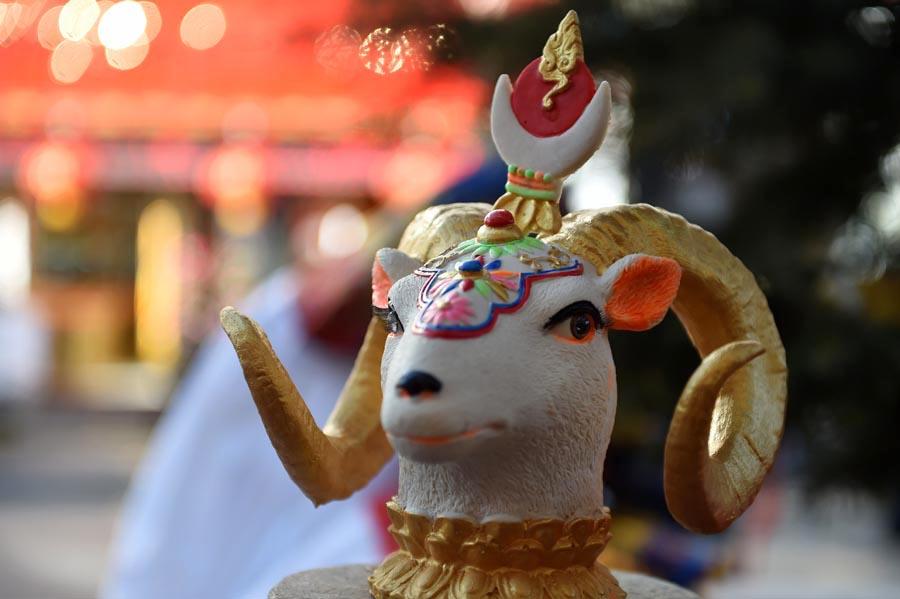 A goat-shaped handicraft for new year decorations pictured on Jan. 22, 2019.  (Photo/Xinhua)