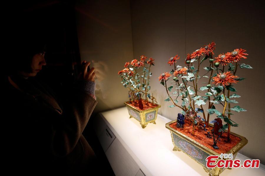 A view of a new exhibition at the Treasure Gallery in the Palace Museum, Beijing, Jan. 28, 2019. The Treasure Gallery is a series of exhibition spaces in the northeast of the museum known as the Palace of Tranquil Longevity Sector (Ningshou gong qu). The new exhibition consists of four gallery rooms displaying jewels, gold and silver, jade and bonsai relics. It will open before the Spring Festival, China’s Lunar New Year, on February 5. (Photo: China News Service/Du Yang)