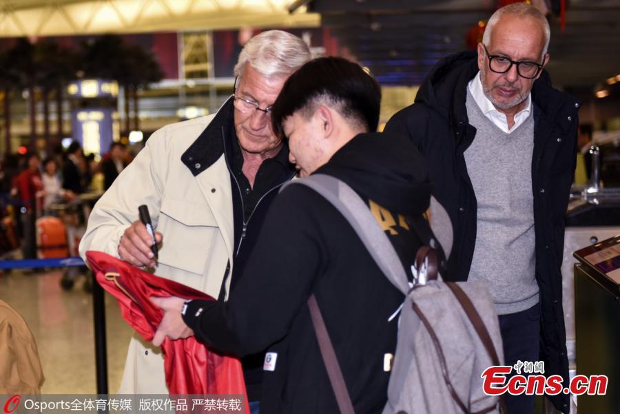 Marcello Lippi, the 70-year-old Italian legendary coach, is seen at Baiyun International Airport in Guangzhou City, Guangdong Province, Jan. 29, 2019. He\'s leaving the country as his contract as China\'s head coach ends after the AFC Asian Cup tour. (Photo/Osports)