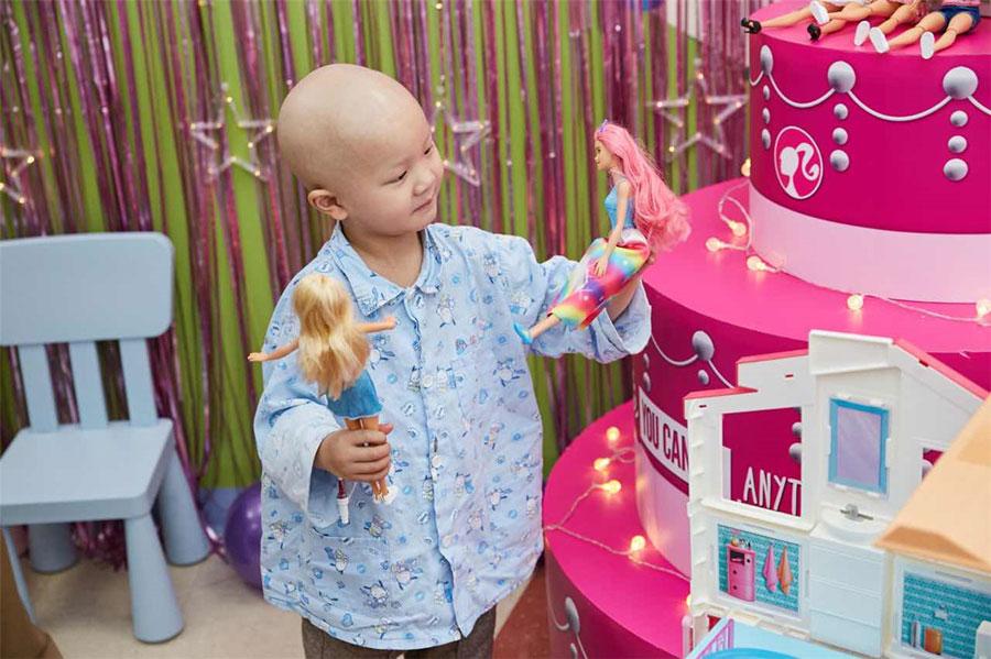 Xinyi having fun with her new friends on Jan 29. (Photo provided to chinadaily.com.cn)