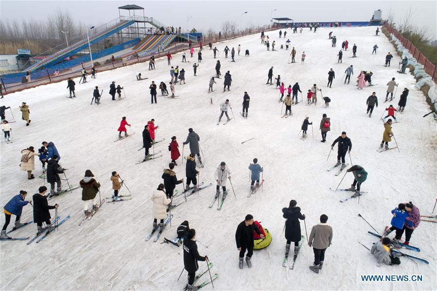 <?php echo strip_tags(addslashes(Aerial photo taken on Feb. 6, 2019 shows tourists skiing at a ski ranch in Matou Township of Huai'an City, east China's Jiangsu Province. Many enthusiasts enjoy skiing as a way to celebrate the Spring Festival. (Xinhua/He Jinghua))) ?>
