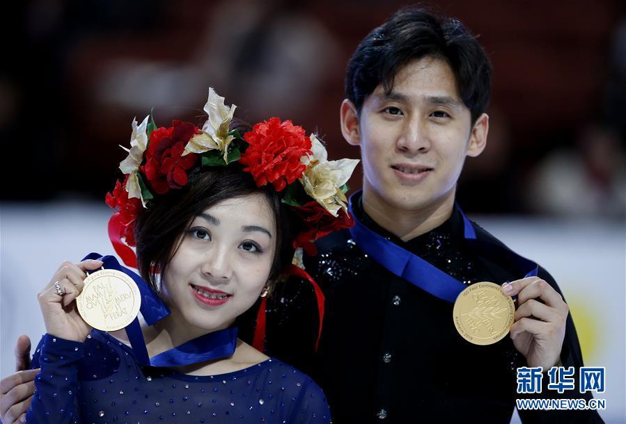<?php echo strip_tags(addslashes(Sui Wenjing and Han Cong hold their gold medals after winning the pairs competition at the Four Continents Figure Skating Championships in Anaheim, U.S., on Feb. 9, 2019. (Photo/Xinhua))) ?>