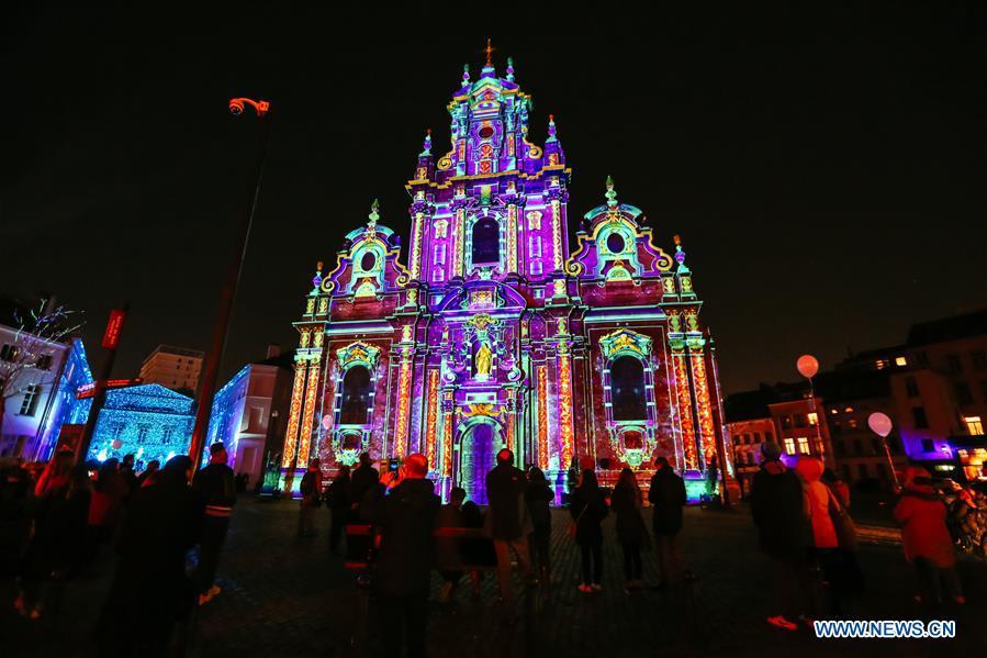 Visitors view an artistic light installation on the Bright Brussels Festival in Brussels, capital of Belgium, Feb. 14, 2019. Featuring a dozen of light installations, Bright Brussels Festival is held from Feb. 14 to Feb. 17, aiming to present the magic of light to the public. (Xinhua/Zhang Cheng)