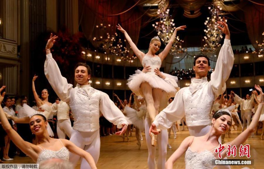 <?php echo strip_tags(addslashes(Dancers of the State Opera Ballet perform in the ballroom during the dress rehearsal for the traditional Vienna Opera Ball at the Wiener Staatsoper (Vienna State Opera), in Vienna, Austria, Feb. 27 2019. The Vienna Opera Ball takes place on 28 February. (Photo/Agencies))) ?>