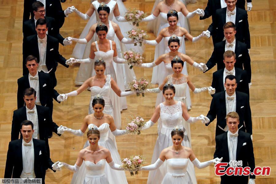 <?php echo strip_tags(addslashes(Dancers of the Wiener Staatsballett perform during the opening ceremony of the Opera Ball, in Vienna, Austria, Feb. 28, 2019. (Photo/Agencies)

<p>The Viennese Opera Ball takes place with performances by several prestigious troupes.)) ?>