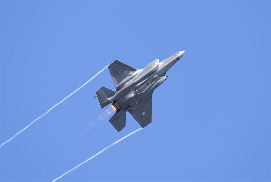 An Australian Defence Force F-35 performs during the Australian International Airshow and Aerospace & Defence Exposition at the Avalon Airport, Melbourne, on Feb. 28, 2019. (Xinhua/Bai Xuefei)