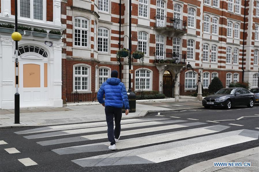 A 3D zebra crossing is seen in St. John\'s Wood High Street in London, Britain, on March 1, 2019. According to BBC, the UK\'s first 3D zebra crossing has been painted on a north-west London road in a bid to slow down the traffic. The optical illusion, which creates a floating effect, has been introduced in St John\'s Wood by Westminster City Council as part of a 12-month trial. (Xinhua/Han Yan)