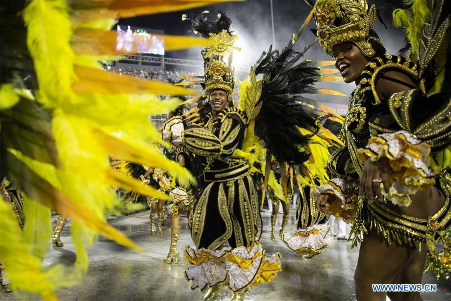 Revellers of the samba school \