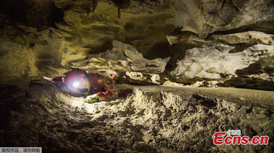 French scientists recently explored Madre de Dios Island in southern Chile, climbing ice and passing through caves. The Chilean government is actively seeking UNESCO\'s recognition of the island as a World Natural Heritage site. (Photo/Agencies)