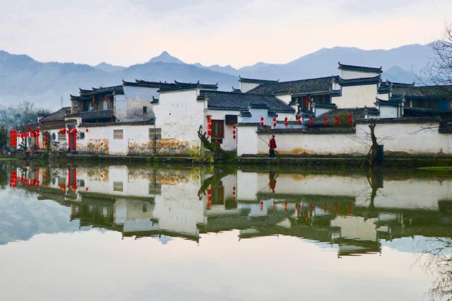 The village of Hongcun, Huangshan city, East China\'s Anhui Province after rainfall on March 20, 2019 ? the village is a UNESCO World Heritage Site, famous for its traditional architecture. (Photo/chinadaily.com.cn)