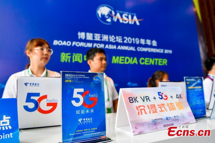 China Telecom showcases its 5G service at the media center of the Boao Forum for Asia annual conference in Boao, Hainan Province, March 26, 2019. China Telecom showcased its 5G service at the media center, allowing 4K ultra-high-definition reports from the event, being held from March 26 to 29. Boao is one of two places in the island province where China Telecom is testing the 5G service. (Photo: China News Service/Luo Yunfei)