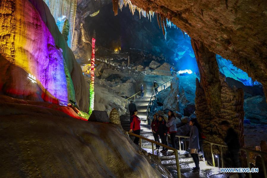 Tourists visit the Furong Cave in Wulong District of Chongqing, southwest China, March 26, 2019. The Wulong Furong Cave was listed as a UNESCO world natural heritage site in 2007. (Xinhua/Liu Chan)