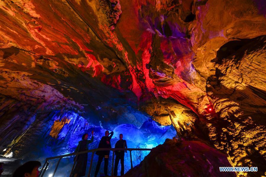 <?php echo strip_tags(addslashes(ourists visit the Furong Cave in Wulong District of Chongqing, southwest China, March 26, 2019. The Wulong Furong Cave was listed as a UNESCO world natural heritage site in 2007. (Xinhua/Liu Chan))) ?>