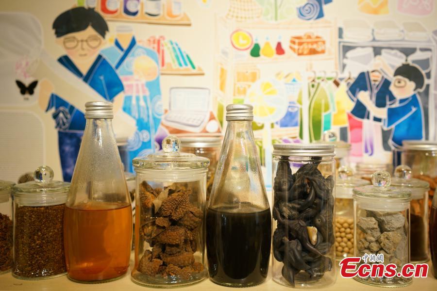 A view of Dyelicious, a studio that uses leftover food and plants to make natural dyes in Hong Kong.  The studio has made dyes in about eight primary colors, which can be further mixed to create dozens of hues. (Photo: China News Service/Zhang Wei)