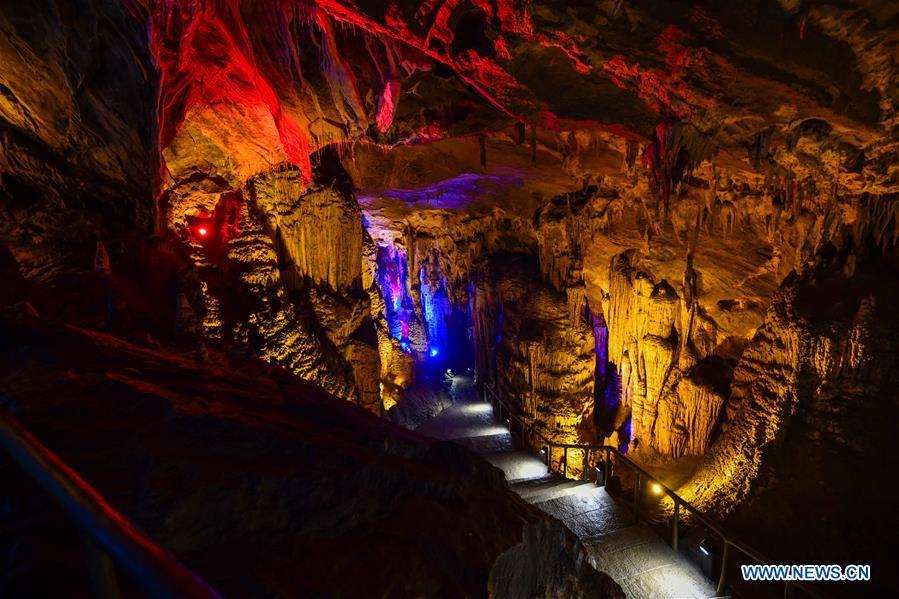 <?php echo strip_tags(addslashes(Photo taken on March 26, 2019 shows karst landscape inside the Furong Cave in Wulong District of Chongqing, southwest China. The Wulong Furong Cave was listed as a UNESCO world natural heritage site in 2007. (Xinhua/Liu Chan))) ?>