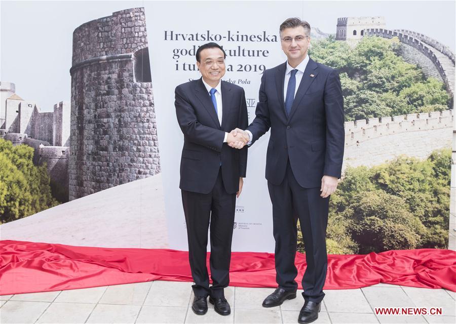 Chinese Premier Li Keqiang (L) and Croatian Prime Minister Andrej Plenkovic attend the opening ceremony of the Year of Tourism between China and Croatia in Zagreb, Croatia, April 10, 2019. The two leaders inaugurated the Year of Tourism. (Xinhua/Huang Jingwen)