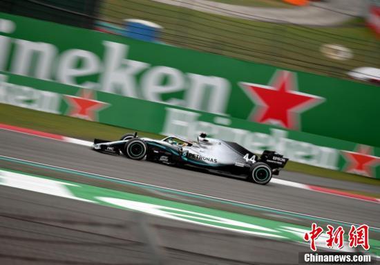 <?php echo strip_tags(addslashes(Mercedes driver Lewis Hamilton of Britain steers his car during the Chinese Formula One Grand Prix at the Shanghai International Circuit in Shanghai, China, April 14, 2019.  (Photo: China News Service/Yin Liqun))) ?>