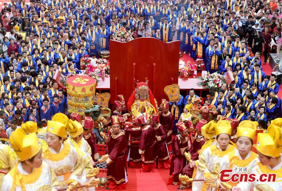 Thousands of people gather for a grand worship ceremony marking the 1,059th birthday of sea goddess Mazu on Meizhou Island in Putian City, East China\'s Fujian Province, April 27, 2019. Mazu is the deified form of Lin Mo, a shaman who lived in the 10th century on Meizhou Island. Revered after her death as a patron of seafarers, including fishermen and sailors, her worship spread throughout China\'s coastal regions and Chinese communities throughout Southeast Asia.  (Photo: China News Service/Lyu Ming)