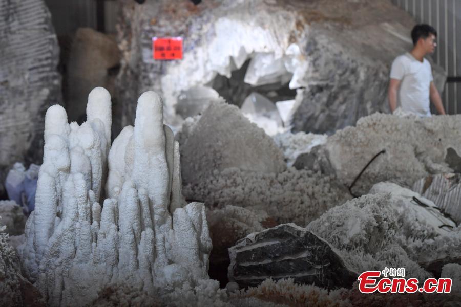 <?php echo strip_tags(addslashes(A collection of mineral crystals stored in a warehouse in Kunming City, Southwest China's Yunnan Province, May 6, 2019. The owner, Mr. Tang, said the mineral crystals were of various shapes and were from the province's Weishan Yi and Hui Autonomous County, with the biggest one weighing 52.6 tons. (Photo: China News Service/Ren Dong))) ?>