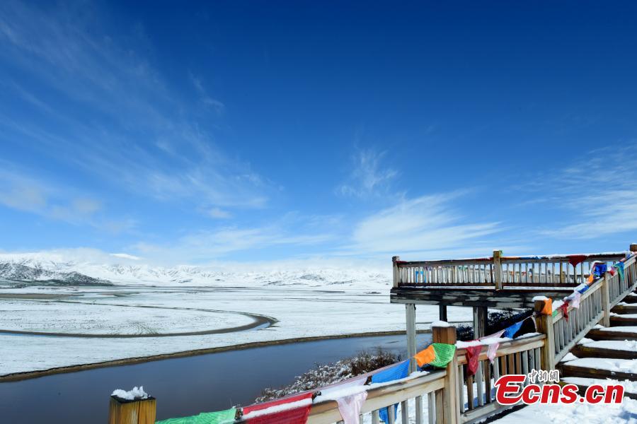 <?php echo strip_tags(addslashes(Snow covers the Hongyuan Prairie in Ngawa Tibetan and Qiang Autonomous Prefecture, Southwest China's Sichuan Province, May 7, 2019, after a cold front hit. The vast grassland is a tourist attraction in the province. (Photo: China News Service/Mou Jinghong))) ?>
