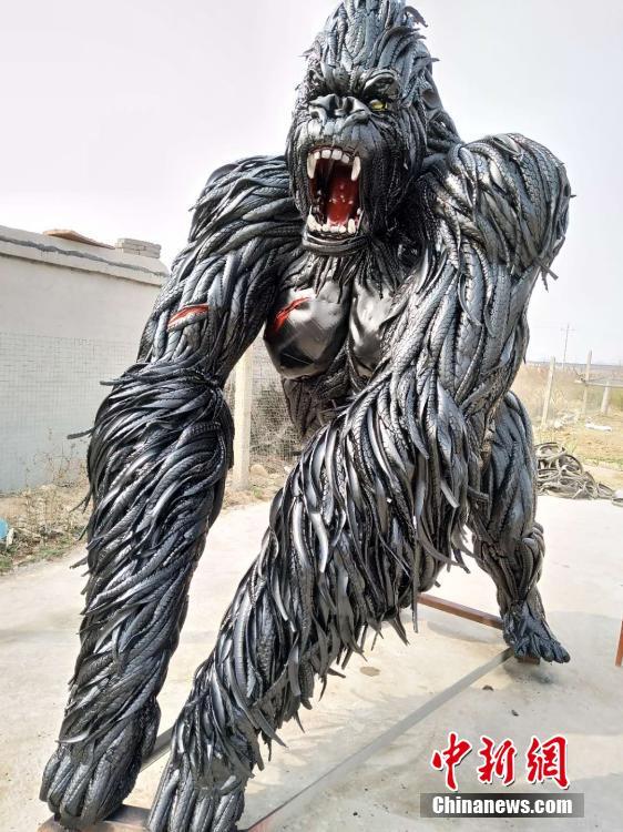 Cao Shengge shows his homemade sculptures made out of used tyres in Xingtai City, Hebei province. Cao became interested in making sculptures with tyres in 2015. He has recycled nearly 50 tons of otherwise waste tyres to create about 100 works, including mythical figures, beasts, and the twelve zodiac animals. He said the tyres usually needed to be cut into pieces and then put together to form a creation, a process that may take tens of days. Cao also said he hopes to organize an exhibition of his works and promote public awareness of environmental protection. (Photo provided to China News Service)