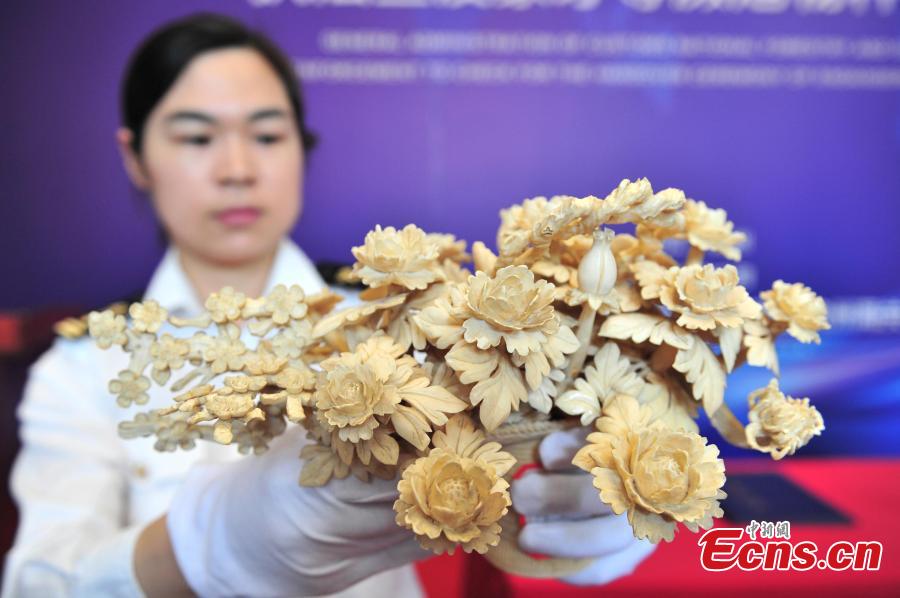 <?php echo strip_tags(addslashes(Ivory products seized by Hangzhou Customs before their handover to forestry authorities in Hangzhou City, East China's Zhejiang Province, May 14, 2019. Hangzhou Customs showcased endangered species and wildlife products weighing 863.69 kilograms. (Photo: China News Service/Zhang Yin))) ?>