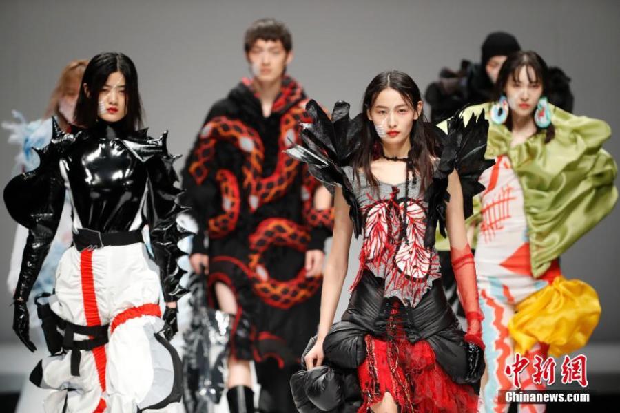 <?php echo strip_tags(addslashes(Models present creations by graduates from the School of Design at the China Academy of Art during the China Graduate Fashion Week in Beijing, May 13, 2019. A total of 1,716 graduates from 47 universities in China, South Korea and the United Kingdom will host 46 shows during the fashion week. (Photo: China News Service/Han Haidan))) ?>