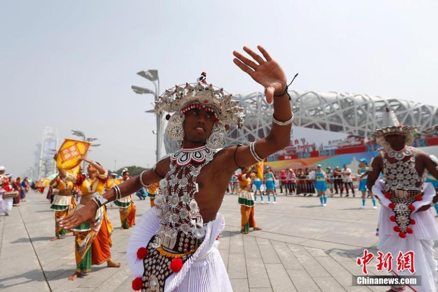 A parade in honor of Asian civilizations held in Beijing, May 16, 2019. The parade includes performing teams dressed in grand festival costumes from 16 countries as well 28 domestic teams. Continuing until May 22, the parade is part of the ongoing Conference on Dialogue of Asian Civilizations in Beijing. (Photo: China News Service/Fu Tian)