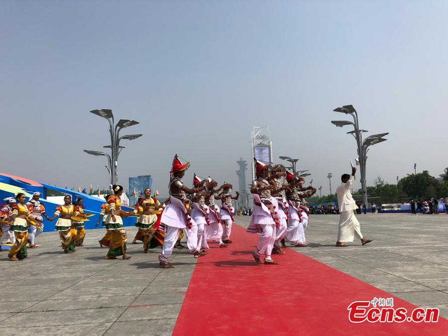 A parade in honor of Asian civilizations held in Beijing, May 16, 2019. The parade includes performing teams dressed in grand festival costumes from 16 countries as well 28 domestic teams. Continuing until May 22, the parade is part of the ongoing Conference on Dialogue of Asian Civilizations in Beijing. (Photo: China News Service/Fu Tian)