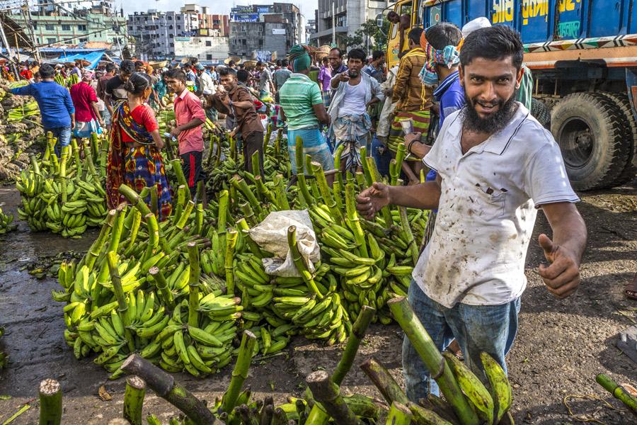 <?php echo strip_tags(addslashes(A banana market in Bangladesh.  (Photo provided to China Daily))) ?>