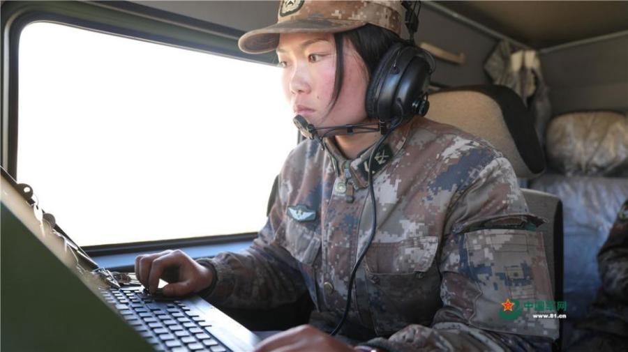 <?php echo strip_tags(addslashes(An artillery brigade of the PLA Tibet Military Command undergoes a live-fire drill in an area 4,600 meters above sea level. (Photo/81.cn))) ?>