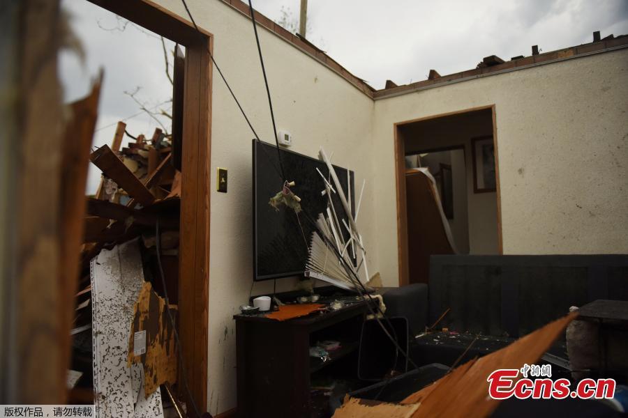 <?php echo strip_tags(addslashes(A damaged home on the corner of Woodlawn Avenue following a tornado touchdown overnight in Jefferson City, Missouri, U.S. May 23, 2019.   (Photo/Agencies))) ?>