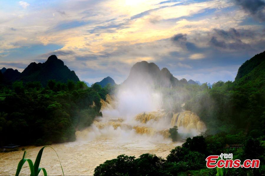 <?php echo strip_tags(addslashes(Recent rainstorms create rolling torrents of water at the Detian Falls in Daxin County, Chongzuo City, Southwest China’s Guangxi Zhuang Autonomous Region, May 27, 2019. As the largest cross-border waterfall in Asia, Detian Falls straddle the border between China and Vietnam. (Photo: China News Service/Yang Huwang))) ?>