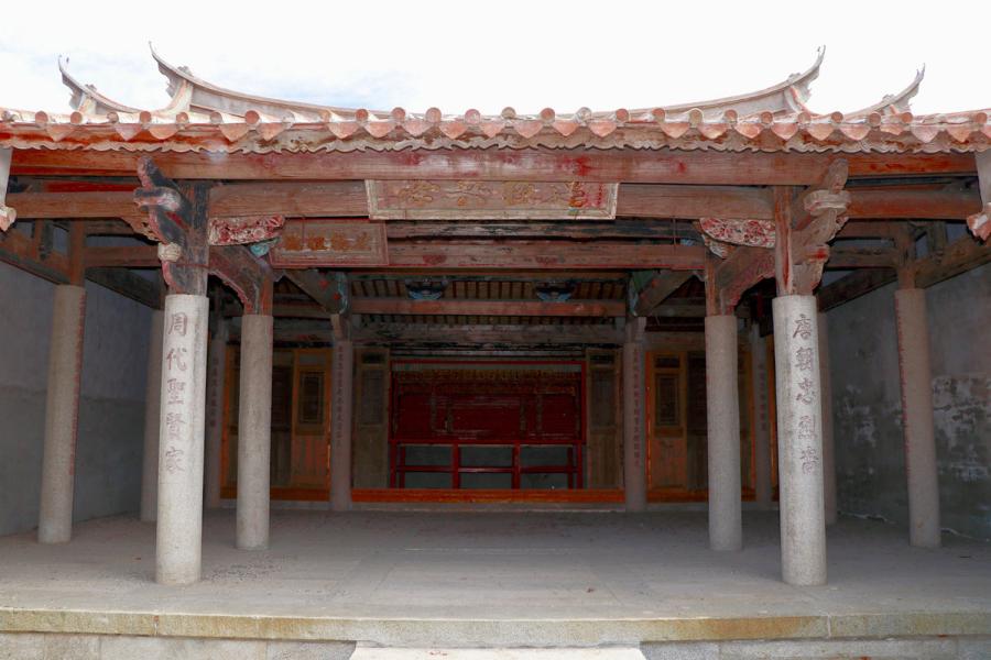 An ancient family temple relocated to Bengbu Ancient Residence Exhibition Park in Bengbu, East China\'s Anhui province, on May 28, 2019. （By Zhu Lixin/chinadaily.com.cn）