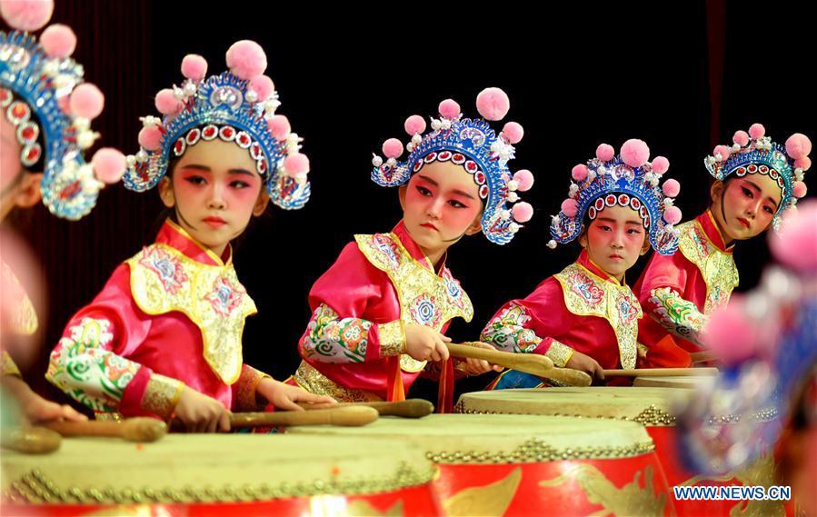 Students perform traditional Chinese opera during an event in celebration of the International Children\'s Day in Yiyuan County of Zibo City, east China\'s Shandong Province, May 31, 2019. (Xinhua/Zhao Dongshan)