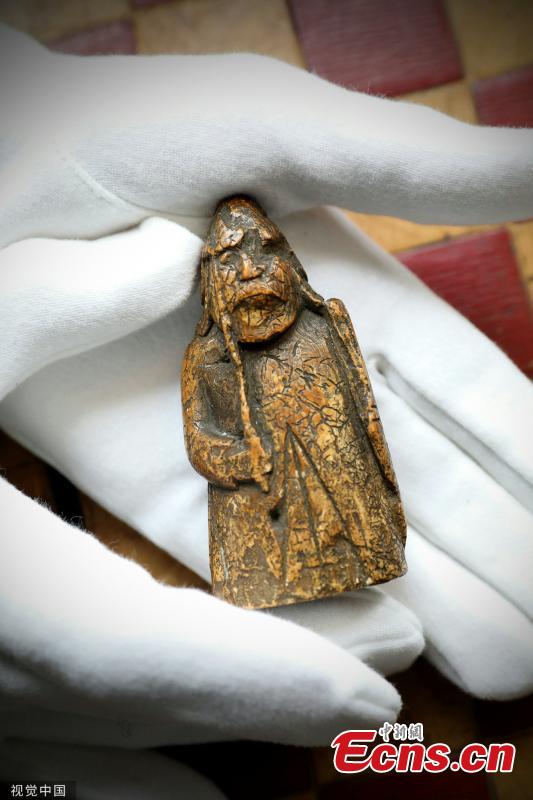 A 900-year-old chess piece was identified after missing for almost 200 years. A family in Scotland’s capital city of Edinburgh kept the chessman in a drawer since 1964 with no details about the piece. It was purchased for a few pounds by the family’s grandfather, an antique dealer, without knowing its value at the time, according to the BBC. The artifact was carved from walrus ivory during the 12th century and comes from the Viking era. (Photo/VCG)