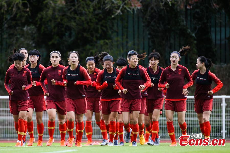 Players of China attend the training session ahead of the group B match between South Africa and China at the 2019 FIFA Women\'s World Cup in Paris, France, June 11, 2019. (Photo: China News Service/Fu Tian)