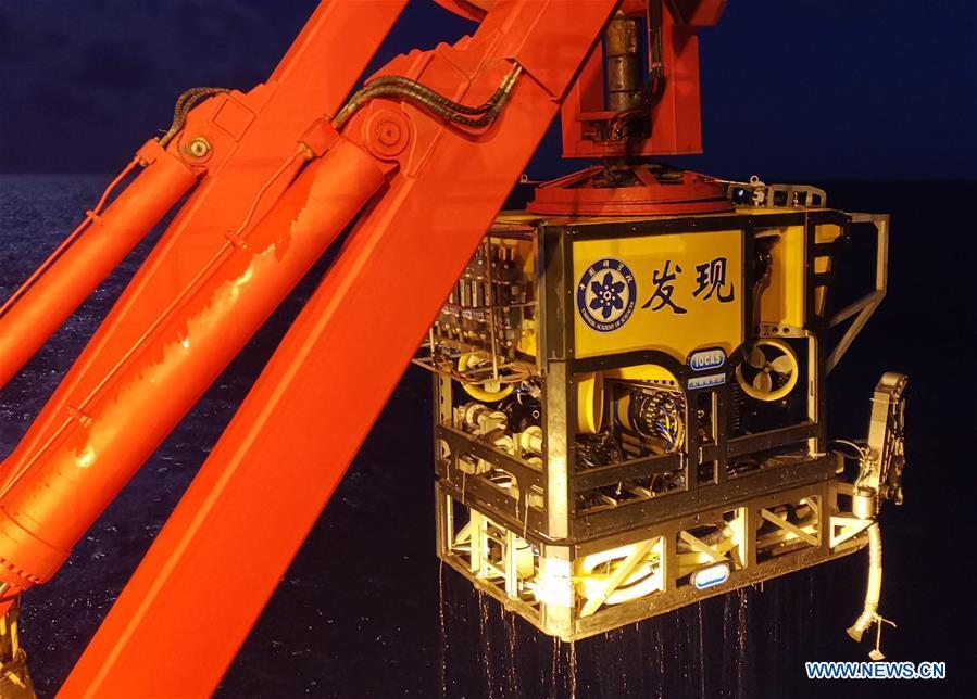 Photo taken on June 15, 2019 shows Discovery, a remote operated vehicle aboard KEXUE, returning from the sea in western Pacific Ocean. China\'s research vessel KEXUE (Science) finished its investigation of seamounts in the west of the Pacific Ocean and started to sail back on Saturday evening. KEXUE is scheduled to arrive in Xiamen of China\'s Fujian Province on June 23. (Xinhua/Zhang Xudong)