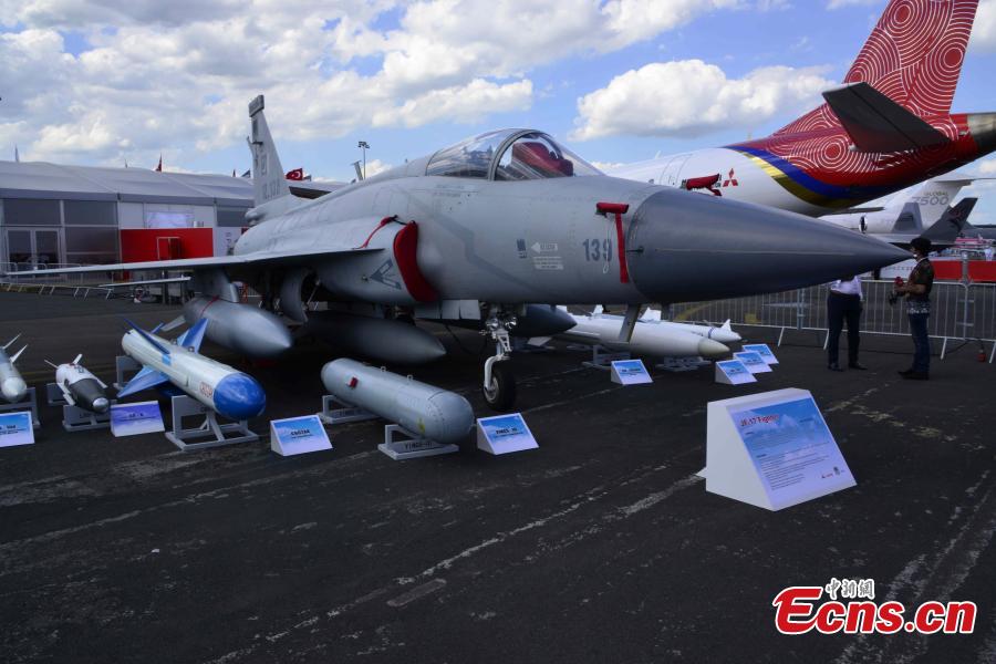 The JF-17 Thunder fighter jet of the Pakistan Air Force at the 53rd International Paris Air Show, June 17, 2019. . With 2,400 exhibitors and 350,000 visitors, the air show, held at the Le Bourget airfield in Paris, is the world\'s largest aerospace event. (Photo: China News Service/Li Yang)