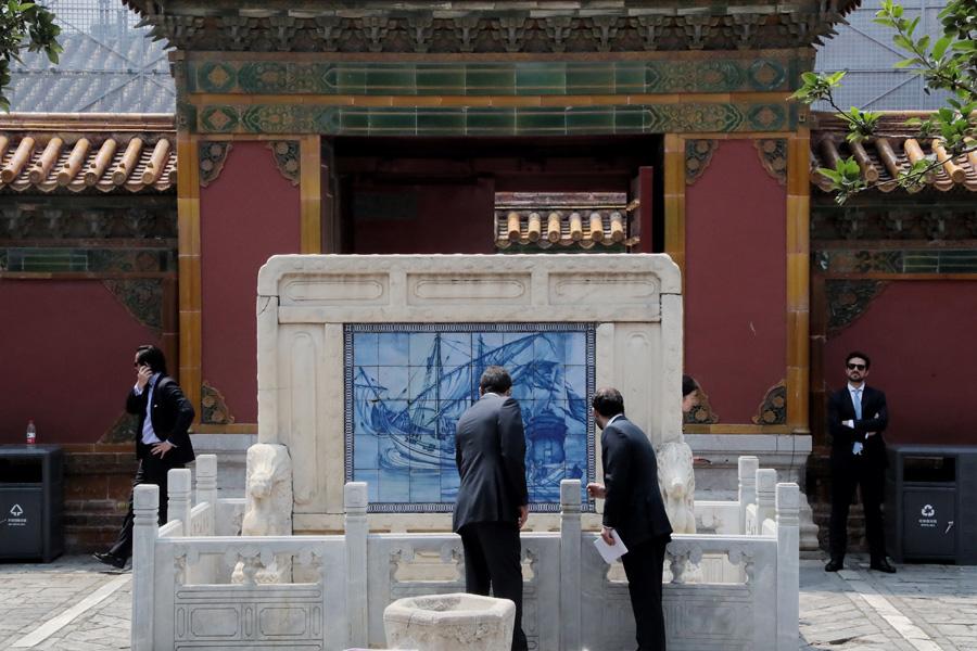 (Photo provided to China Daily) 

This year marks the 40th anniversary of the establishment of diplomatic relations between China and Portugal, and the 20th anniversary of the return of Macao. The ongoing exhibition is a key event in a series.

An exhibition of the Palace Museum, The Forbidden City and The Maritime Silk Road, was held in Lisbon from last December to this March. President Xi Jinping and his Portuguese counterpart, Marcelo Rebelo de Sousa, visited the exhibition during Xi\'s state visit to Portugal last year.

The exhibition in Beijing runs through Oct 7. Wang says its history provides for \