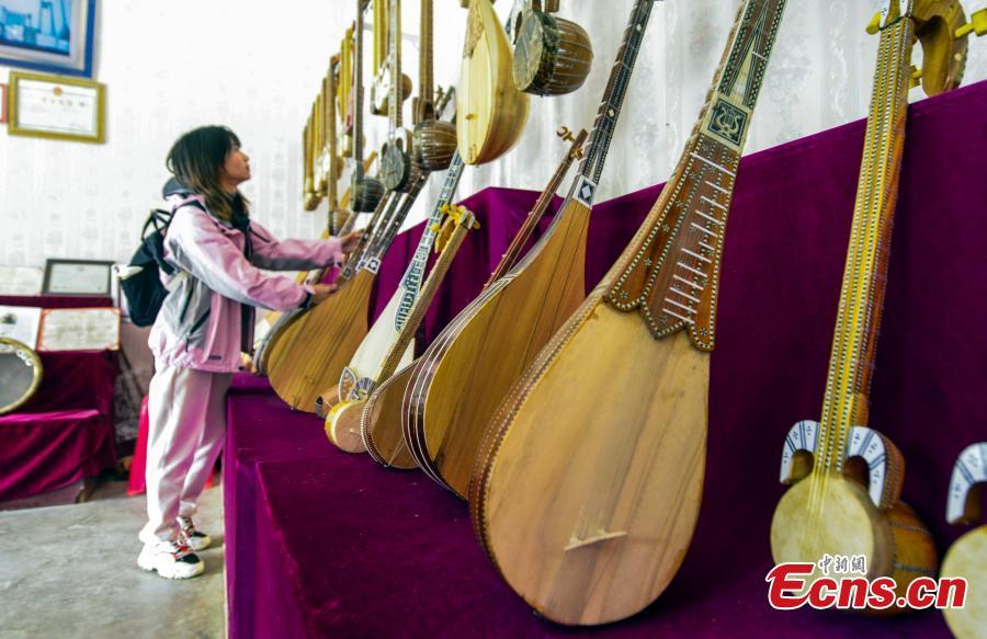Khushtar kamancha Xinjiang Uyghur Musical Instrument 