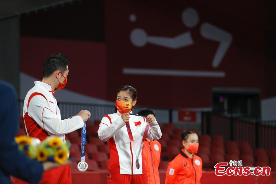 Chinese pair win table tennis mixed doubles silver at Tokyo Olympics