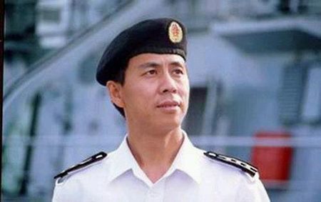 Born in 1961 in Changchun, Jilin Province, Li Xiaoyan is an experienced, well-known navy, army, and air force commander.