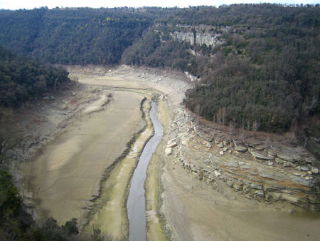 As economy booms, China now faces water shortage in many regions.